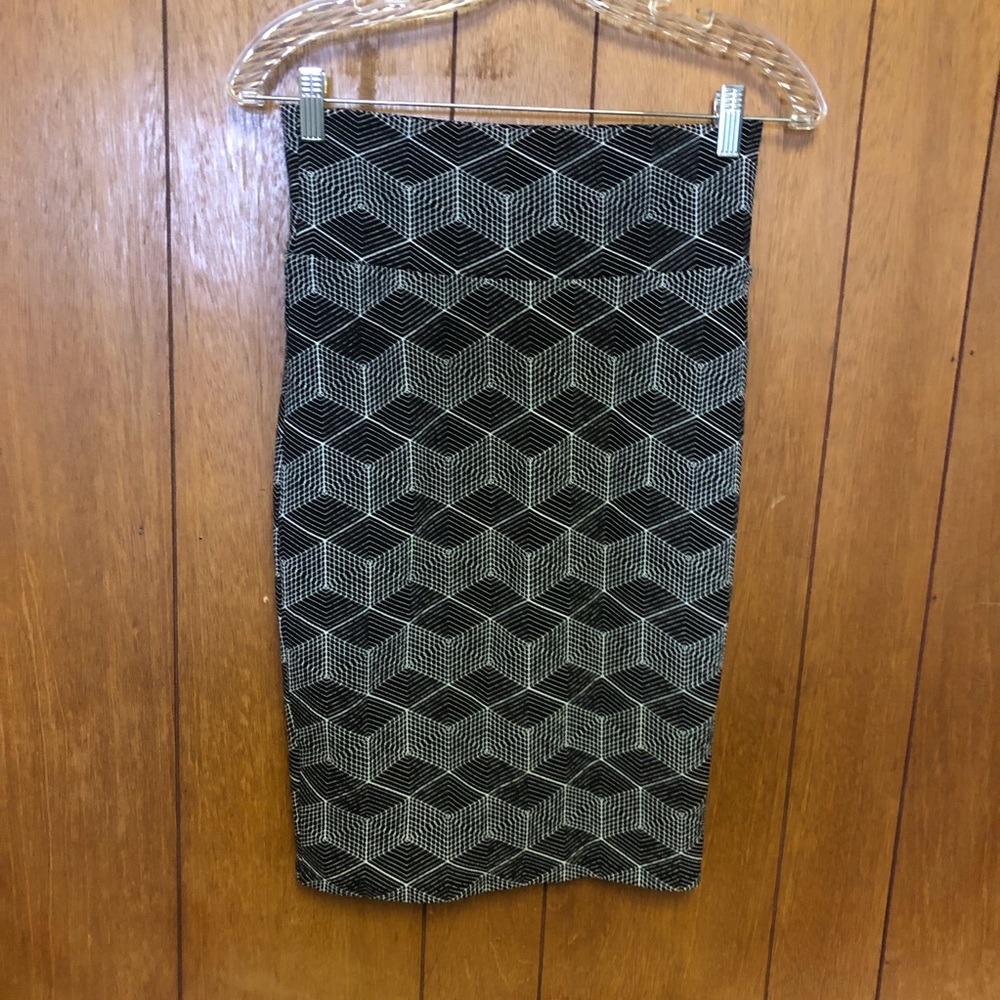 LuLaRoe Blanc & Noir Cassie pencil skirt XS